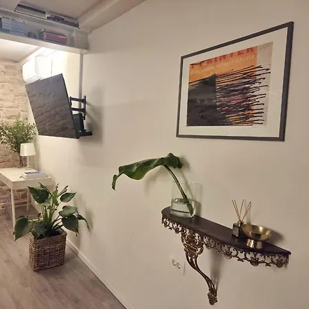 Apartment White *