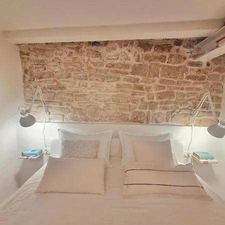 Apartment White *