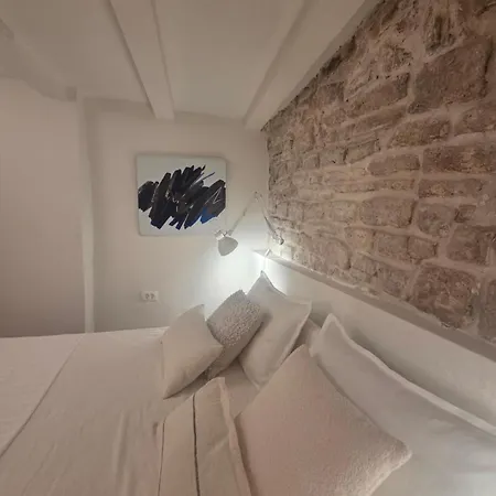 Apartment White *