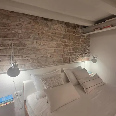 Apartment White